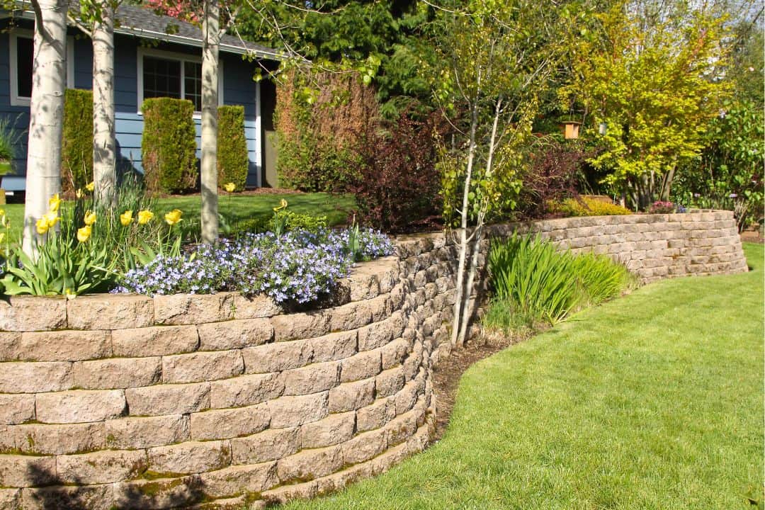 Retaining wall - Standard Brick Pavers